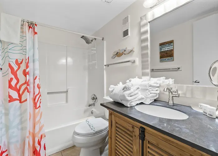 Apartment Island Winds West 471